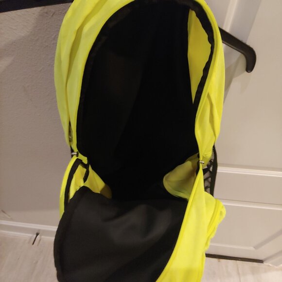 Nike Sportswear 25L Adults Backpack Travel Gym Neon Green - Picture 5 of 5